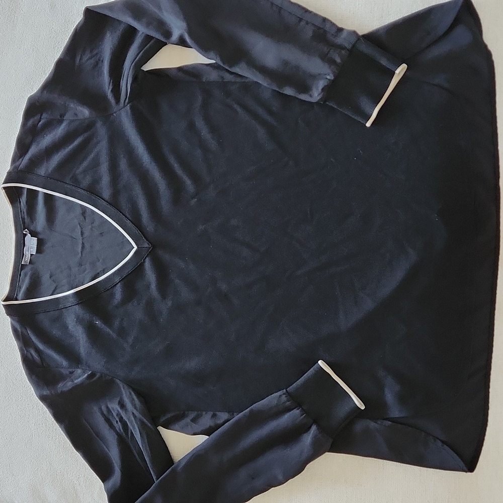 Vince Black White Trim V Neck Blouse Small